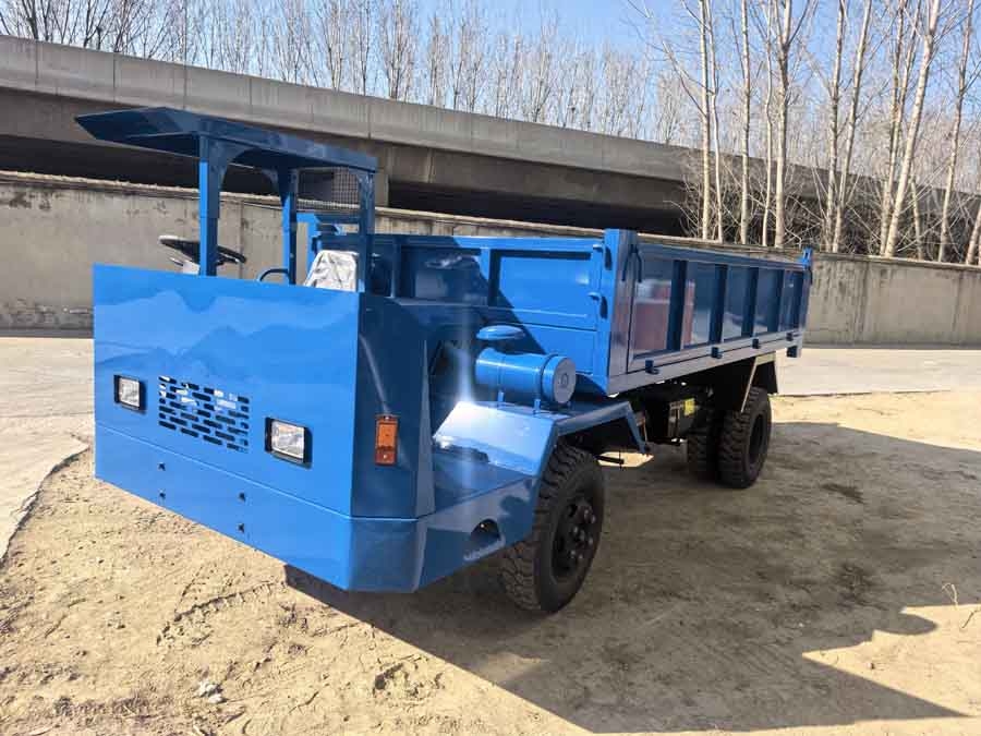 隨車(chē)挖運(yùn)輸車(chē)